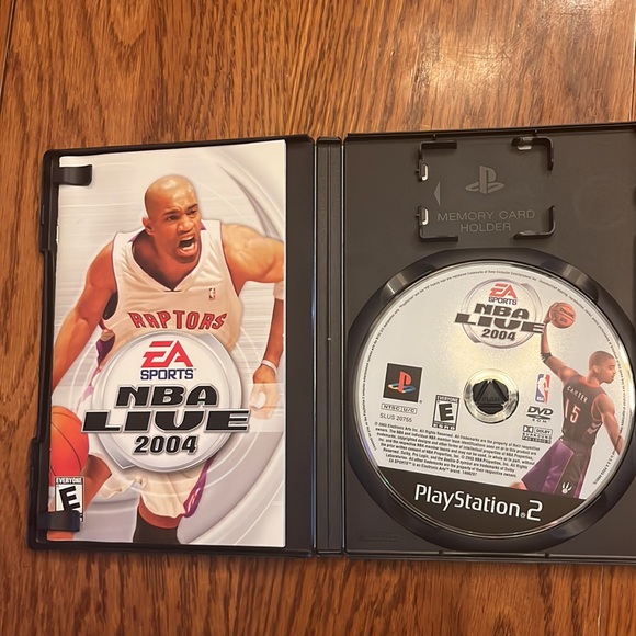 EA SPORTS NBA LIVE 2004 - Picture 3 of 3